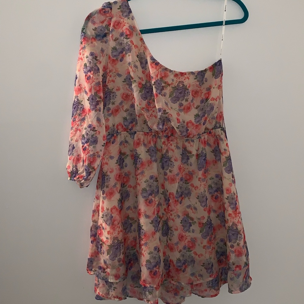 One Shoulder Floral Forever21 Dress ☺️🌸